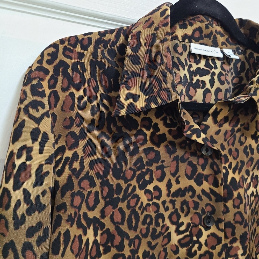 Susan Graver Blouse Woman M Brown Leopard Print Tunic button up blouse‎